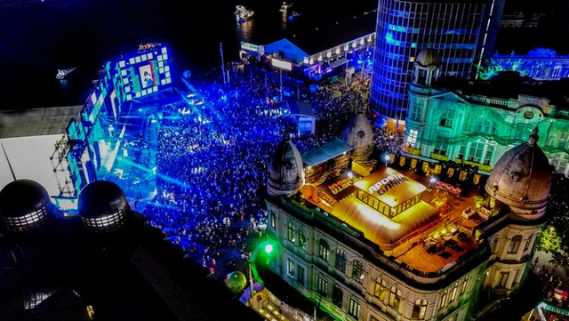 Carnaval de Recife/PE tem maior concentração no Marco Zero, principal polo de frestas da região. (Foto: Marcos Pastich/PCR)