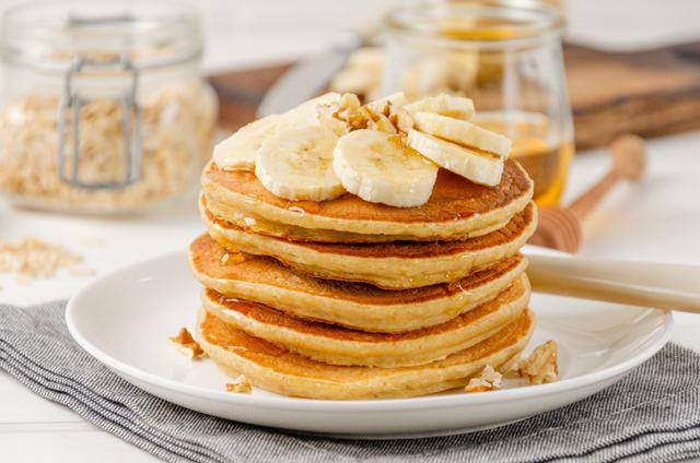 Café da manhã sem farinha: 2 receitas saudáveis para começar o dia com energia
