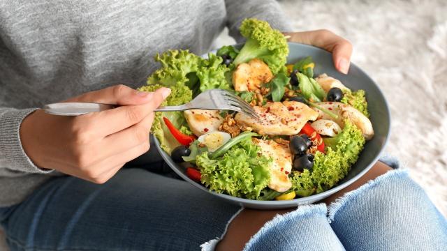 Revelada a quantidade de proteína que você deve consumir por dia, segundo médicos especialistas!