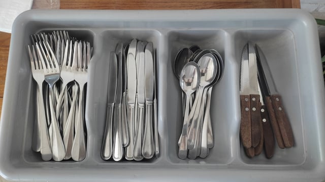 Parece mágica, mas é uma solução simples: TudoGostoso explica como deixar os talheres brilhando como novos em apenas 1 hora