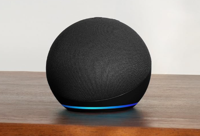 Smart speaker compacto com som potente e design moderno (Divulgação: Amazon).