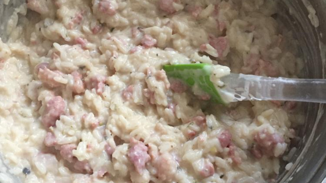 Arroz cremoso com linguiça, alho e ervas (Créditos: TudoGostoso)