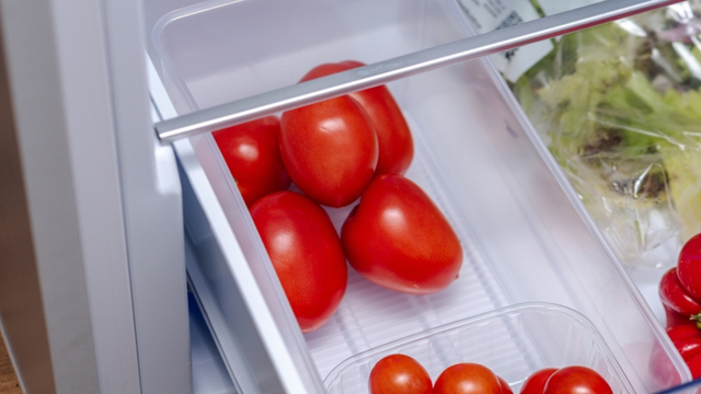 Geladeira ou fruteira? O erro que todo mundo comete com o tomate e que acaba com o sabor da comida
