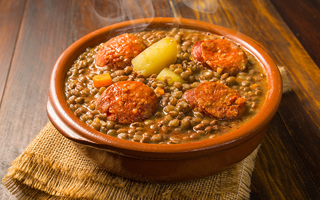 O truque de 10 minutos para turbinar a lentilha da virada e atrair prosperidade