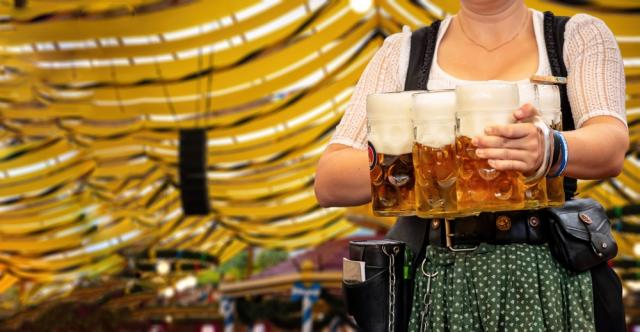 Oktoberfest Blumenau 2023 terá muita cerveja, música típica e concurso para realeza; veja programação completa