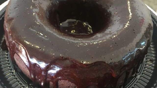 Esse bolo de chocolate vegano é fofinho e suculento (Créditos: TudoGostoso/Marcela R. Oliveira)