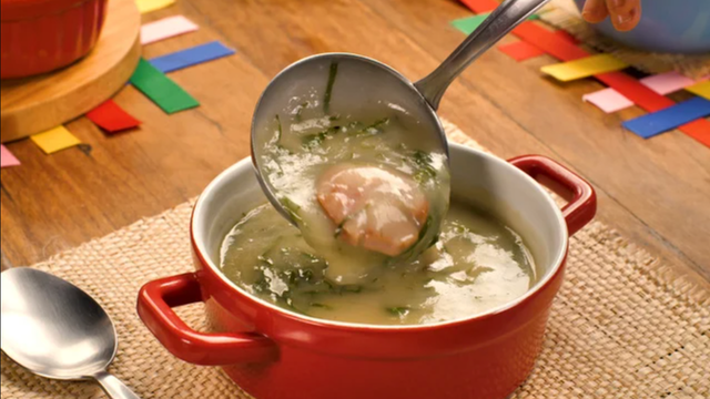 TudoGostoso ensina como fazer 3 receitas queridinhas de inverno: caldo verde, sopa de ervilha e caldo de kenga