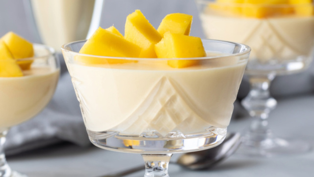 Você pode servir essa mousse de manga em uma ocasião especial ou para se deliciar quando quiser (Créditos: