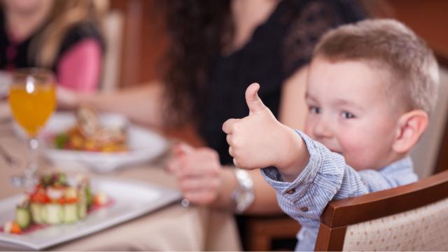 O maior rodízio de fusion food do Brasil fica no Rio de Janeiro: ambiente mágico hipnotiza crianças e adultos com muito entretenimento e comida gostosa