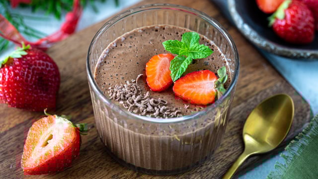 Mousse de chocolate perfeita e com poucos ingredientes: receita rápida do TudoGostoso vai salvar o seu almoço de Páscoa