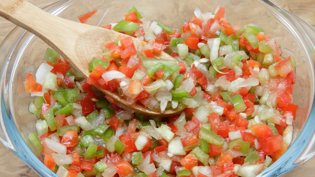 As 3 dicas essenciais para fazer um vinagrete perfeito e arrancar elogios no churrasco de domingo