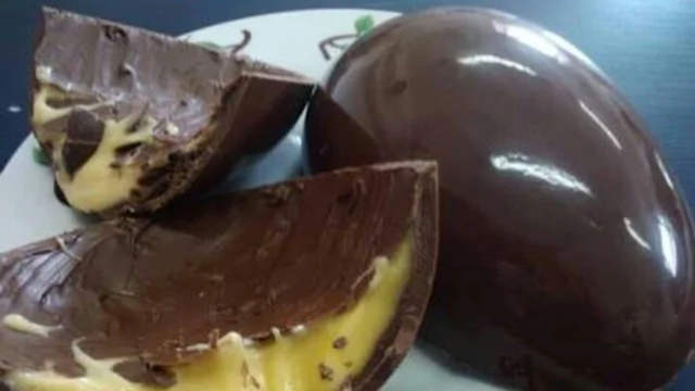 Ovo de colher com recheio de creme de maracujá. (créditos: TudoGostoso)