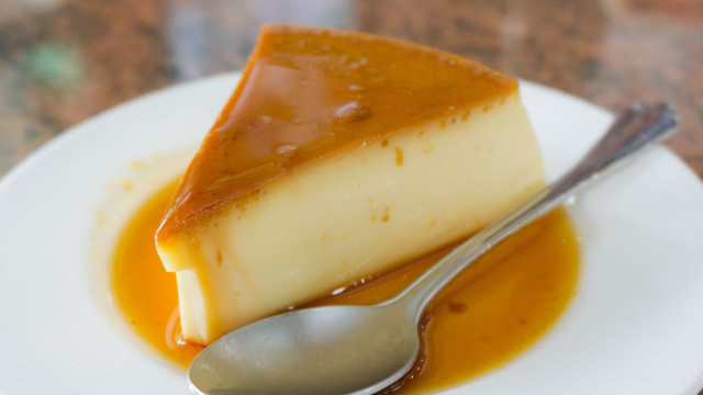 Nem forno, nem airfryer: o melhor pudim que eu já comi não precisa ser assado