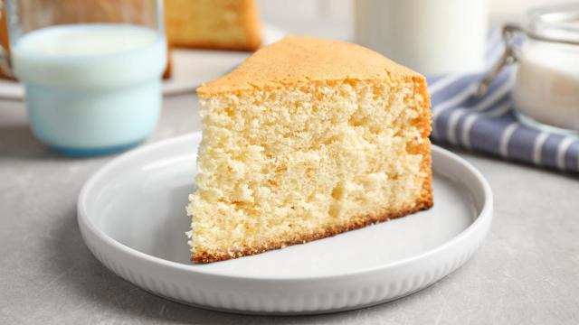 O bolo pão-de-ló é superversátil para incrementar como quiser (Créditos: TudoGostoso)