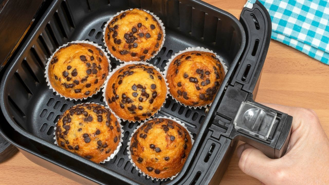 5 receitas na airfryer feitas em 15 minutos para encher a barriga sem encher a paciência