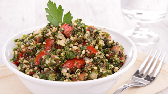 Essa é a salada árabe perfeita para acompanhar suas refeições (Créditos: TudoGostoso)