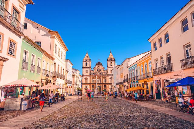 Salvador tem história e praia no mesmo lugar (Créditos: Shutterstock/Samuel Ericksen)