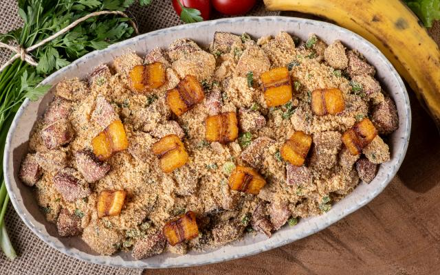 A farofa de banana tem um sabor agridoce perfeito (Créditos: TudoGostoso)