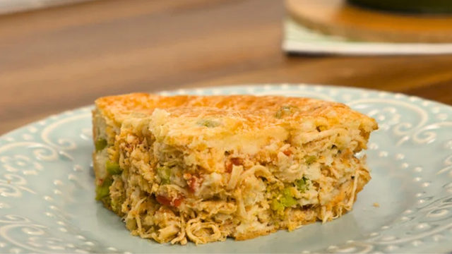 Eu fiz a torta de frango de liquidificador do TudoGostoso pela primeira vez e fiquei impressionada com a praticidade