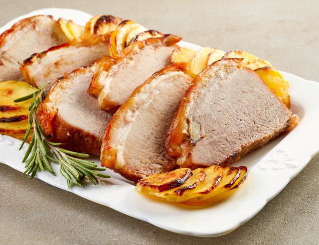 Receita de lombo de porco ao forno com batatas, um assado fácil e de sucesso