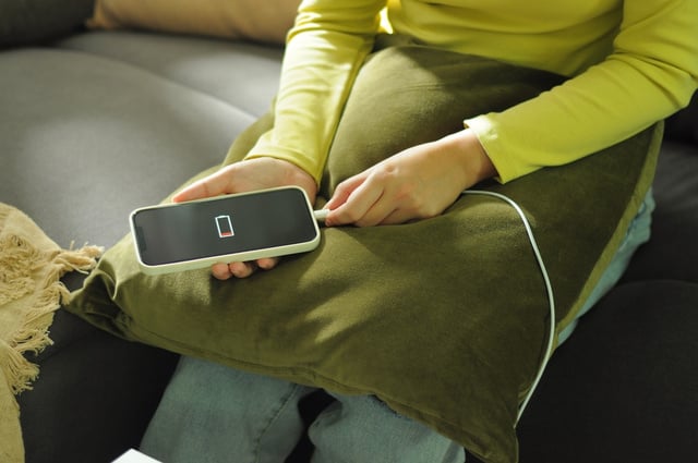 Cuidado: você pode estar cometendo este erro ao carregar o celular e nem percebe