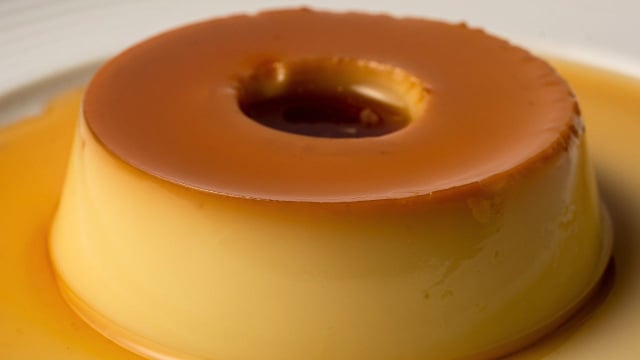 Nem leite, nem ovo, mas muito cremoso: nunca mais fiz outra receita de pudim depois que aprendi essa versão com só 2 ingredientes!