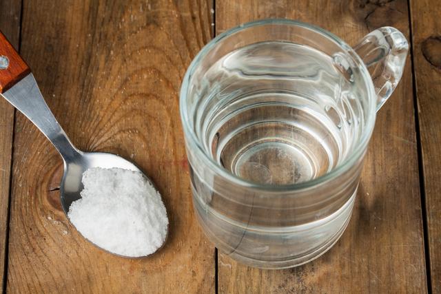 Misture açúcar com água sanitária e a sua faxina nunca mais será a mesma!