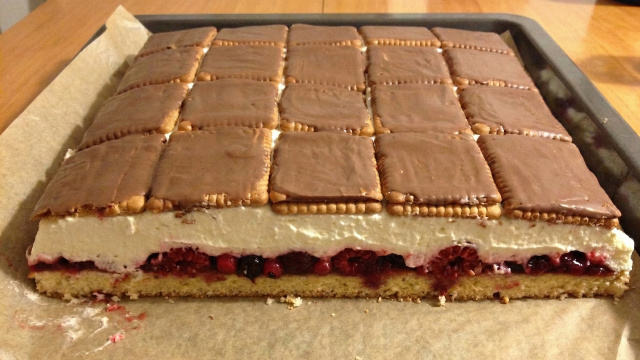 O "bolo bêbado" faz sucesso em todas as festas: uma versão para os adultos que vai impressionar todo mundo