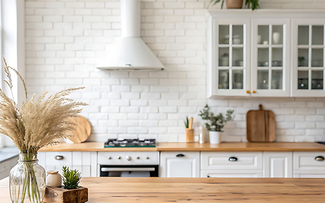 Adeus azulejos: nova tendência é uma enorme transformação nas paredes da cozinha sem perder a resistência
