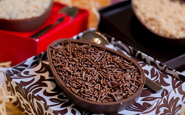 Economize no Ovo de Páscoa: o segredo dos confeiteiros para gastar menos e vender mais está nesse recheio inteligente