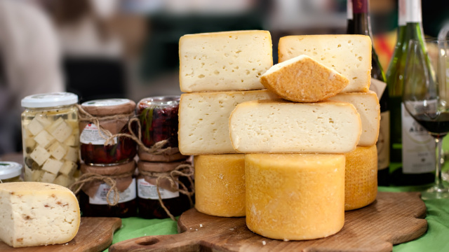 Não é só em Minas Gerais: esse outro estado no sudeste tem uma rota do queijo com 16 paradas imperdíveis