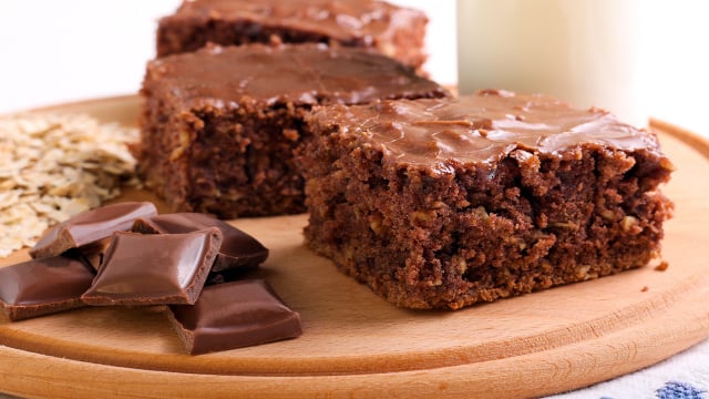 Nem manteiga, nem farinha: como fazer brownies de cacau no liquidificador prontos em 20 minutos em uma versão mais saudável e deliciosa