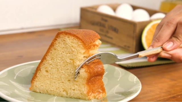 A receita de bolo de laranja preferida dos meus filhos: massa fofinha e ainda perfuma a casa, adoro com café!