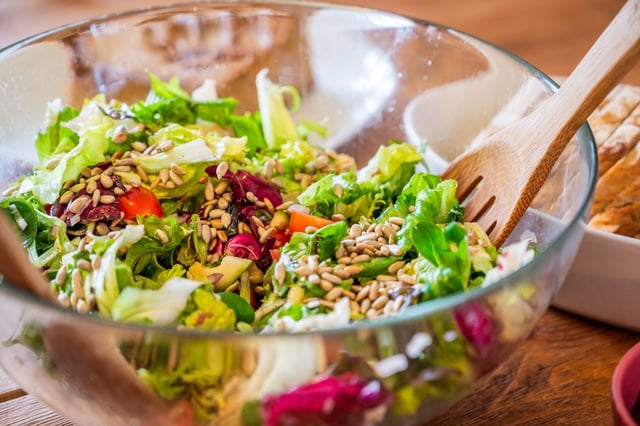 A semente de girassol é prática, nutritiva e fácil de encaixar na alimentação. (créditos: Shutterstock)