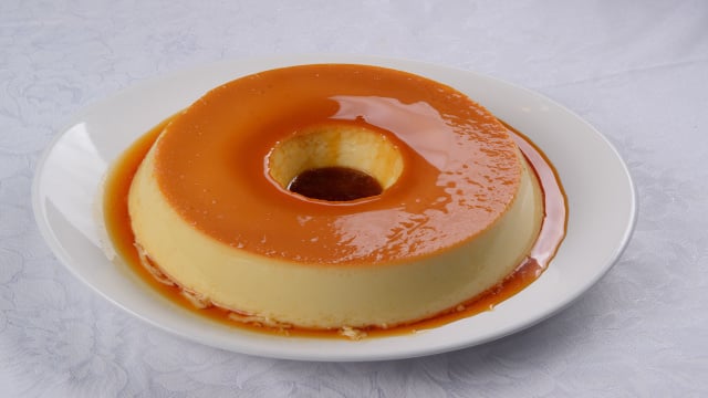 Não tem jeito, essa é a melhor receita de pudim de leite condensado simples da vida toda: já anota, salva ou printa