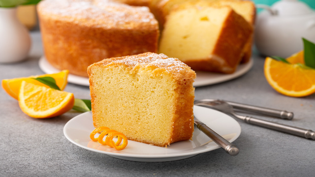 Perfeito para o café da tarde: bolo de laranja simples que todo mundo gosta