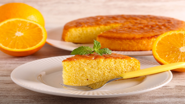 Aprenda a fazer bolo de laranja sem glúten, sem lactose e sem açúcar para o café da tarde