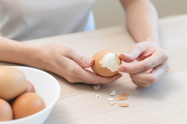 5 maneiras de preparar cozidos perfeitos e como evitar que as cascas grudem ao descascar