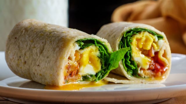 Sem glúten e com proteína: a receita de wrap que mudou o meu café da manhã para sempre (e é muito simples de fazer!)
