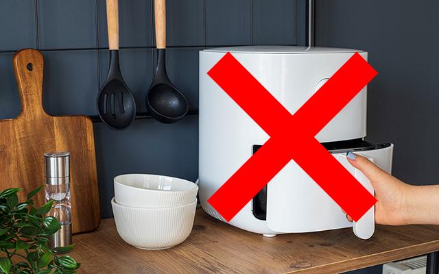 Pense bem antes de colocar a airfryer nessa parte da cozinha, há risco de incêndio