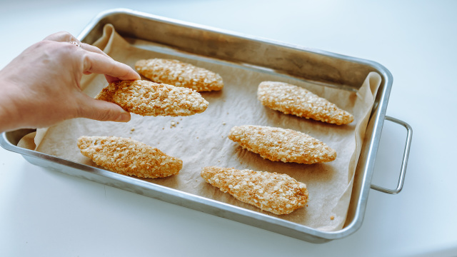 Você está perdendo proteína se faz frango à milanesa com farinha panko: essa é a melhor farinha para empanados
