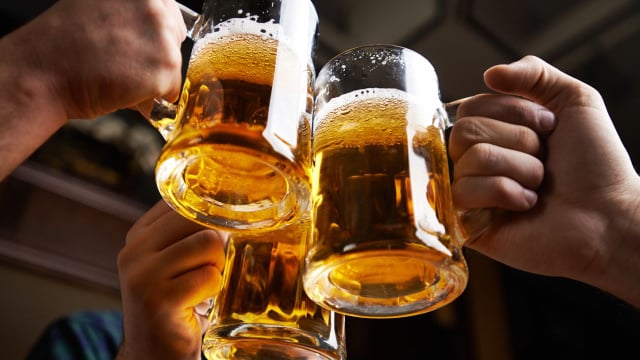 Especialista em cerveja: "Muitas pessoas acreditam que as latas estragam o sabor, mas elas protegem melhor do que as garrafas."