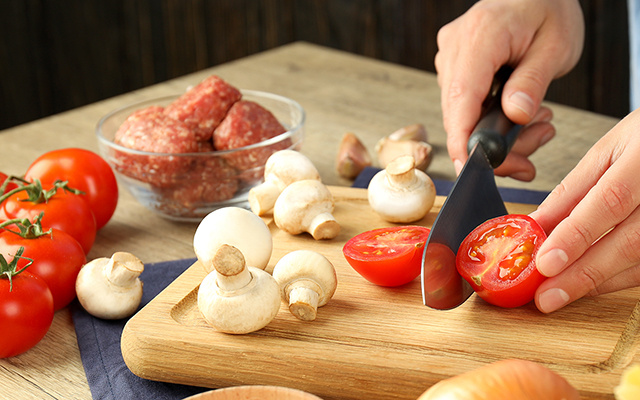 O que o tomate, queijo parmesão e o cogumelo têm em comum? Resposta surpreendente explica a verdadeira sensação de água na boca