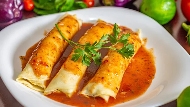 Massa de panqueca sem graça nunca mais: com esse truque ela fica saborosa e combina com qualquer recheio