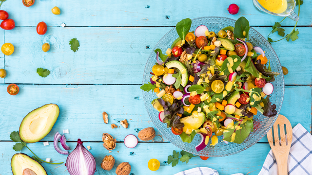 Salada para o verão! Este são os melhores potes para fazer um almoço refrescante e super saudável
