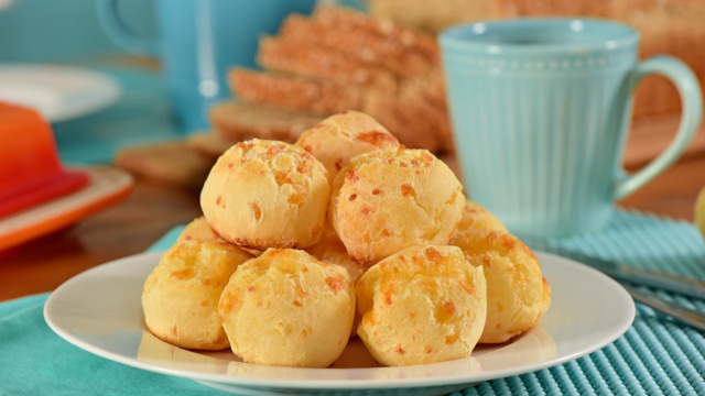 Nunca comi um pão de queijo tão gostoso quanto esse e o polvilho azedo deixa tudo ainda melhor