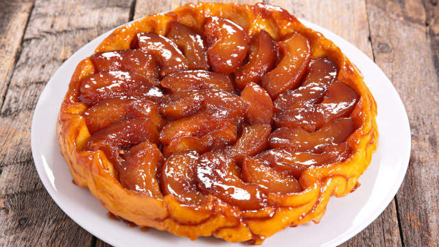Experimentei a torta de maçã francesa queridinha do momento e percebi como é fácil fazer: confira a receita de tarte tatin