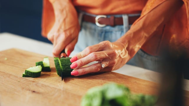 Desde que descobri os benefícios do pepino passei a colocar nos meus sucos e saladas