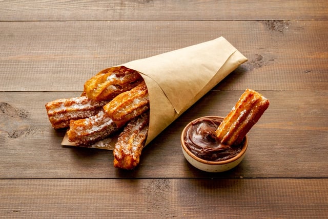Como fazer churros caseiro que não explode no óleo: receita fácil, sequinha e crocante por fora