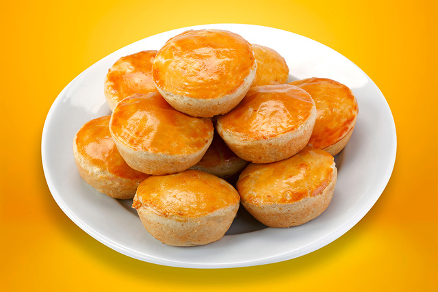 Empadinha com apenas 3 ingredientes: essa versão feita com massa de pastel na airfryer tem menos calorias e fica pronta rapidinho
